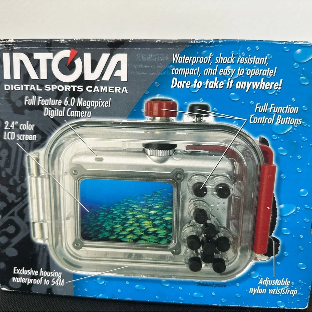 INTOVA SILVER DIGITAL SPORTS CAMARA DURABLE WATERPROOF HOUSING.